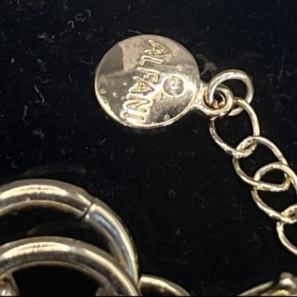 Alfani Gold Tone & Baquette Crystal Link Bracelet 7” - 9” beautiful see photos - Picture 3 of 3